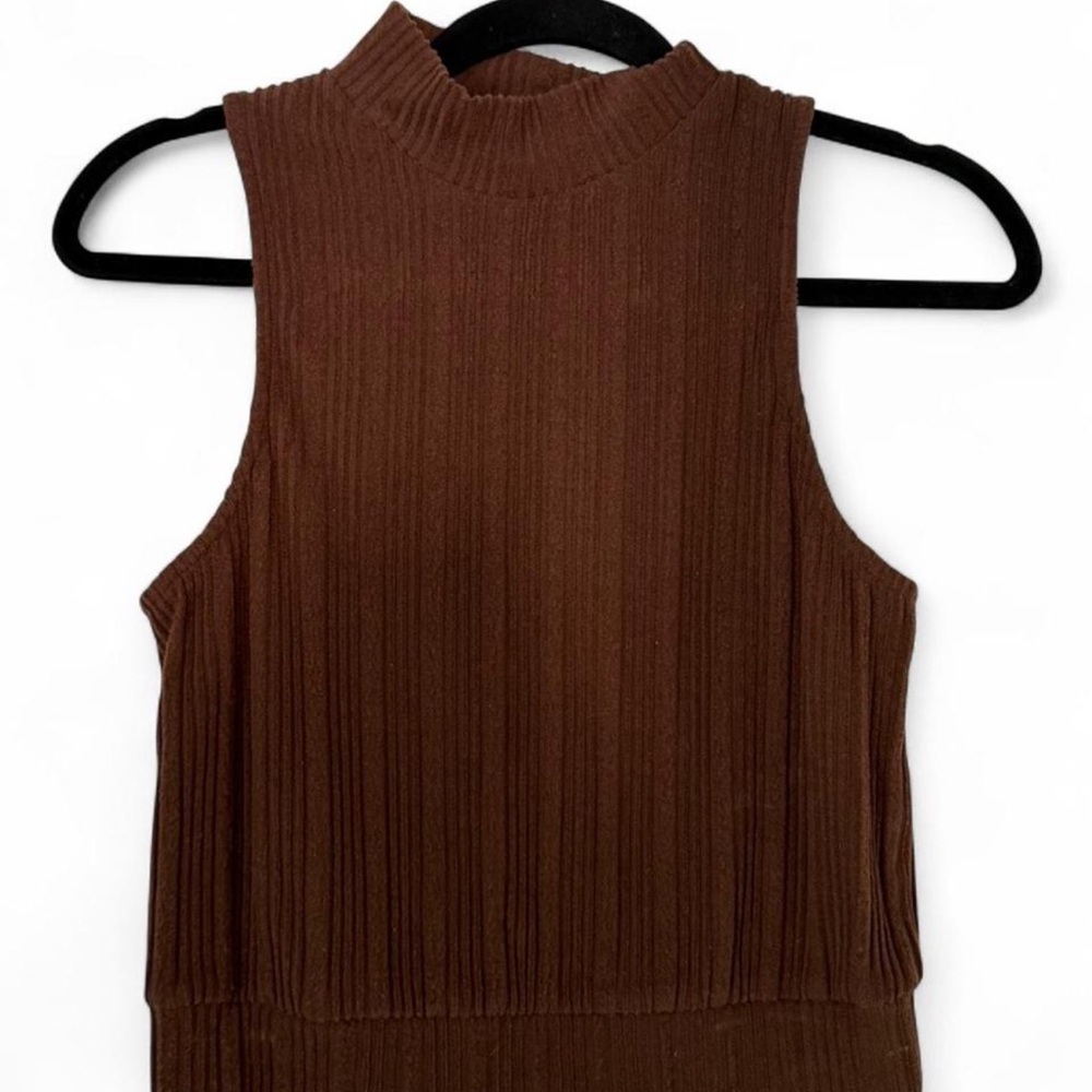 Sleeveless Brown Ribbed Top